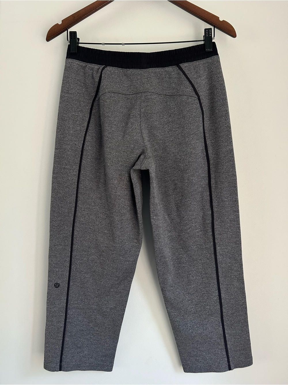 Lululemon Light Strides Crop 23” Rare Size 4